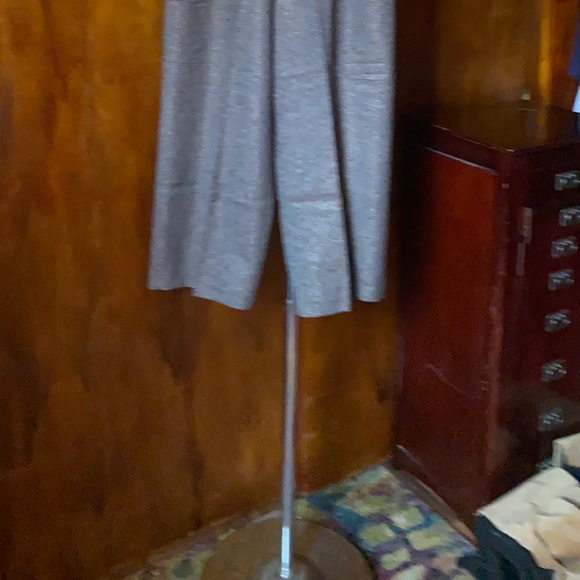 Beautiful wool Jones New York tweed pants. - Picture 2 of 5